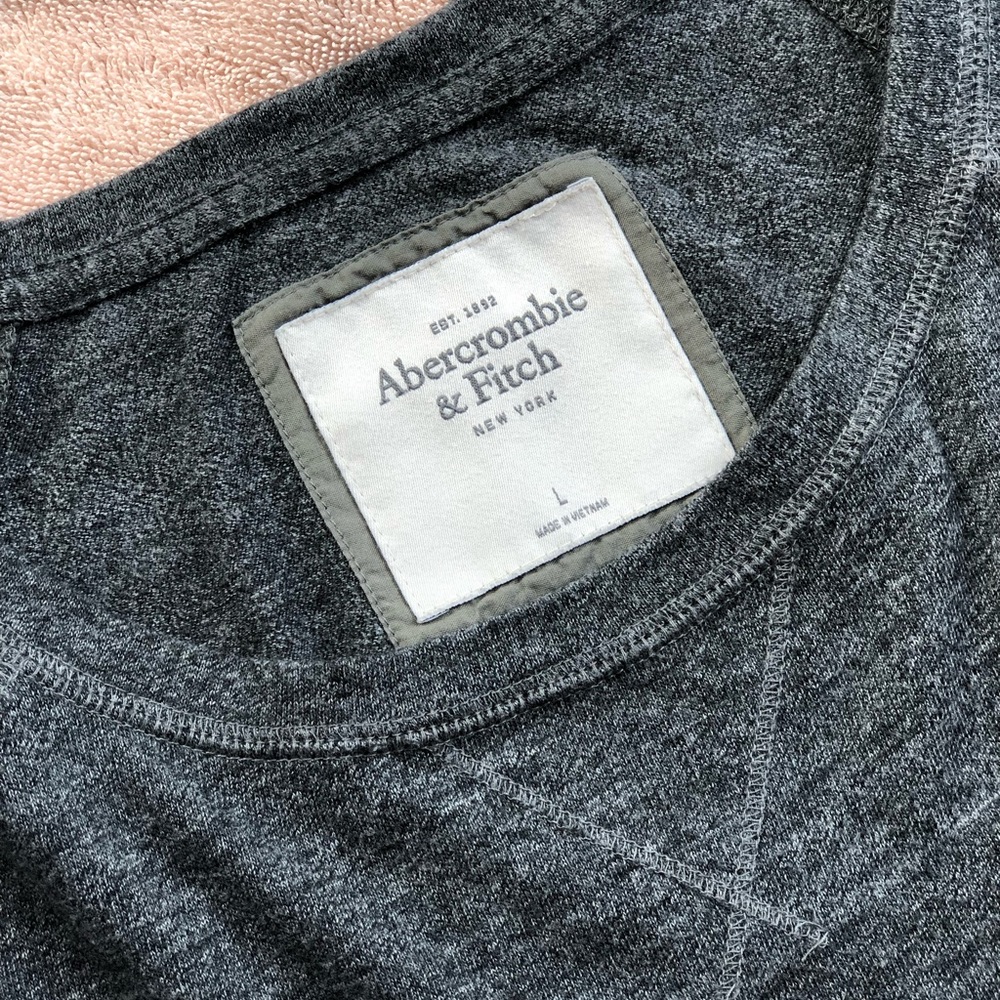 Casual wide neck shirt